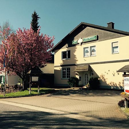 Landhaus-Brunnenhof Hotel Olzheim Exterior foto